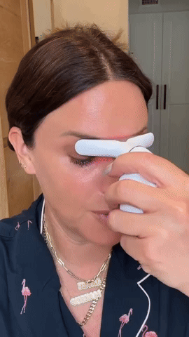 Skin Lift Device | 7-in-1 EMS LED Face Sculptor - REYNIXX